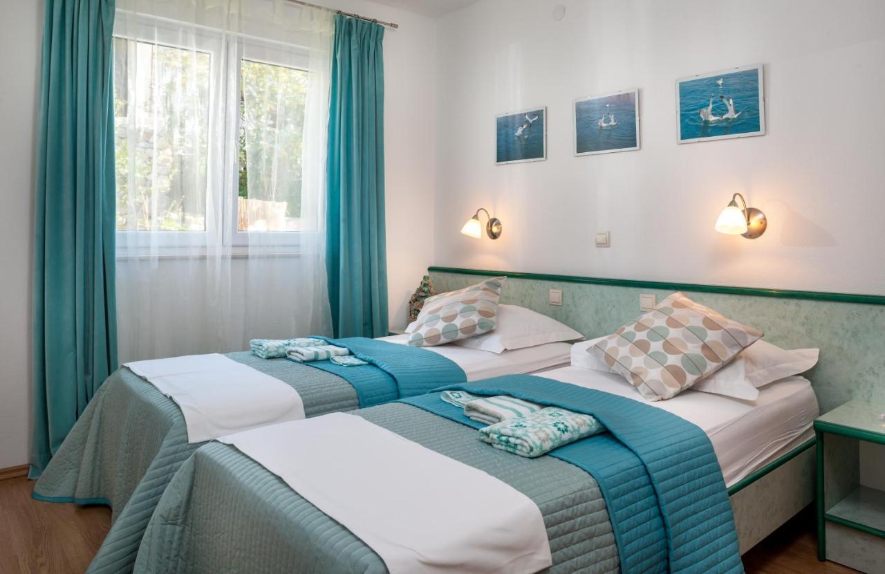Apartments Leut 80M From The Sea 포드고라 객실 사진